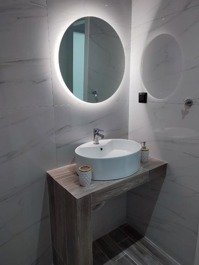 Alexander Luxury Apartments & Studios 메타모르포시 외부 사진
